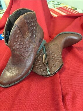 Born Sz 6.5 Brown Leather Ankle Boots  - Textured leather upper Zip Closure